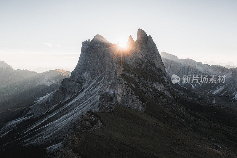 意大利Dolomites的Seceda Ridgeline